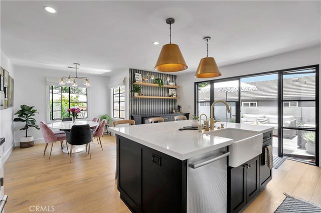 206 Del Mar Avenue, Costa Mesa, CA 92627