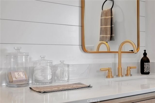 206 Del Mar Avenue, Costa Mesa, CA 92627