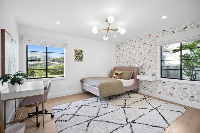 206 Del Mar Avenue, Costa Mesa, CA 92627