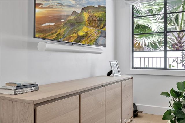 206 Del Mar Avenue, Costa Mesa, CA 92627