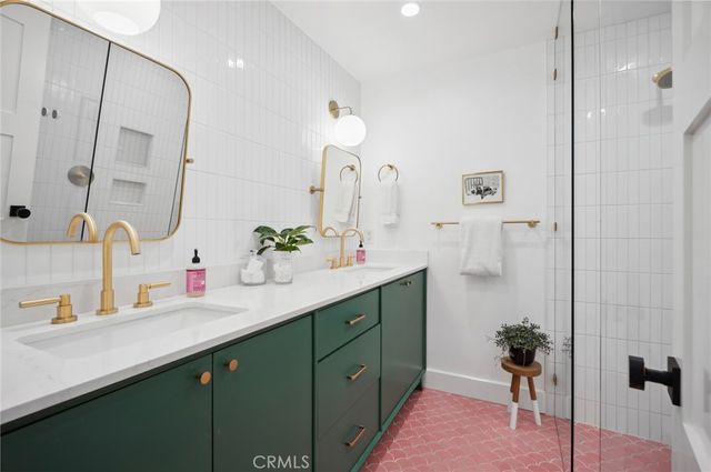 206 Del Mar Avenue, Costa Mesa, CA 92627