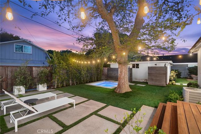 206 Del Mar Avenue, Costa Mesa, CA 92627