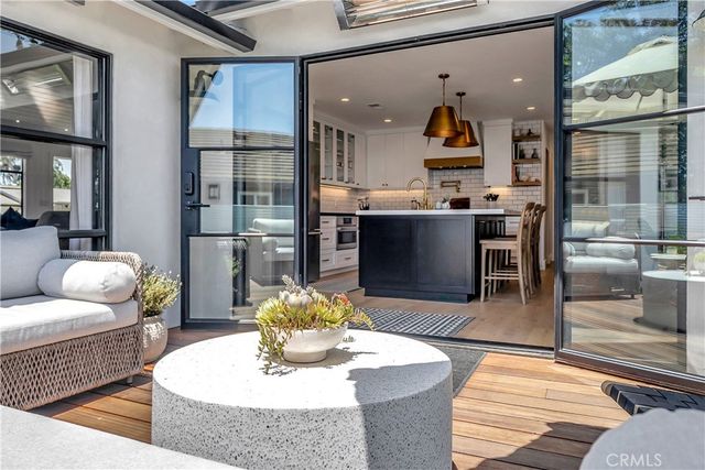 206 Del Mar Avenue, Costa Mesa, CA 92627