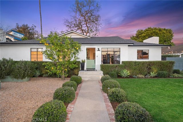 206 Del Mar Avenue, Costa Mesa, CA 92627