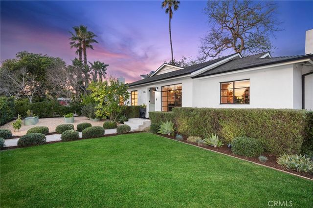 206 Del Mar Avenue, Costa Mesa, CA 92627