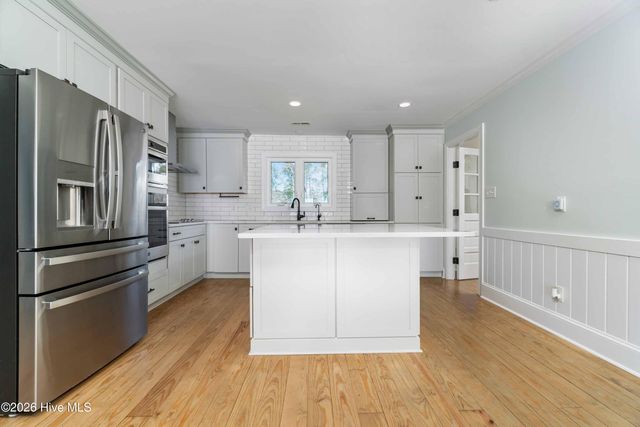 3465 Janiero Road, Arapahoe, NC 28510