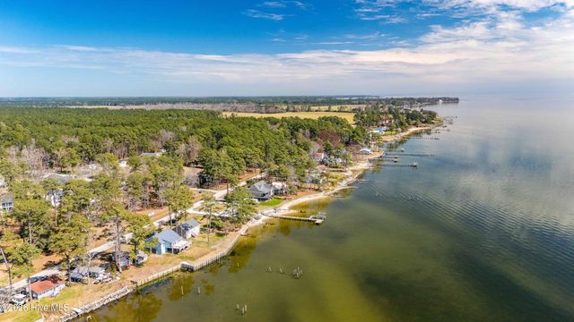 3465 Janiero Road, Arapahoe, NC 28510