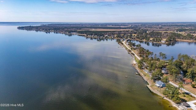 3465 Janiero Road, Arapahoe, NC 28510