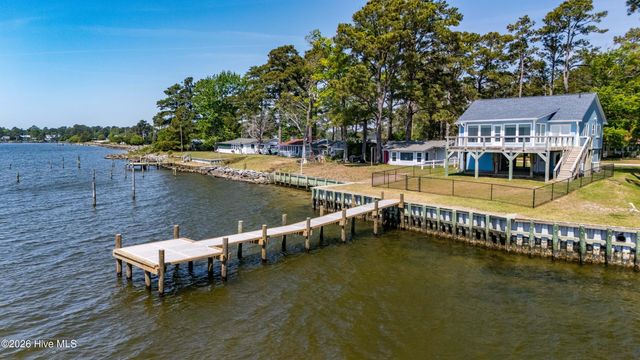 3465 Janiero Road, Arapahoe, NC 28510