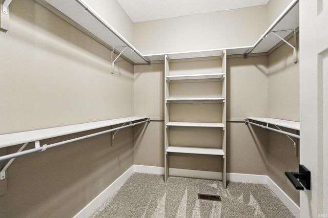 16846 Peridotite Cove, Huntertown, IN 46748