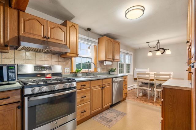 38 Grandview Drive, Westfield, MA 01085