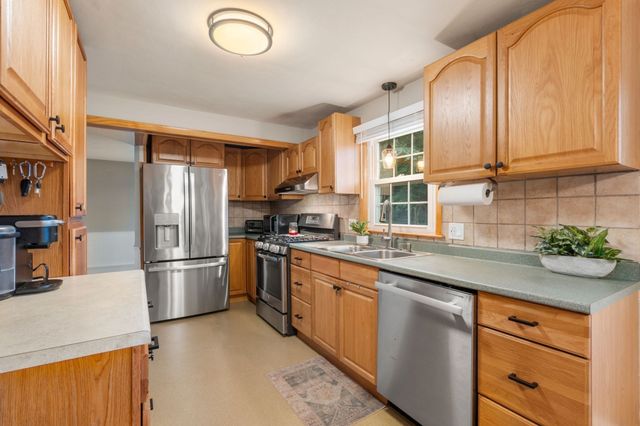 38 Grandview Drive, Westfield, MA 01085