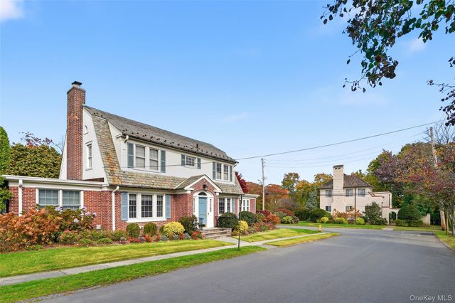 17 Emerson Place, Harrison, NY 10528