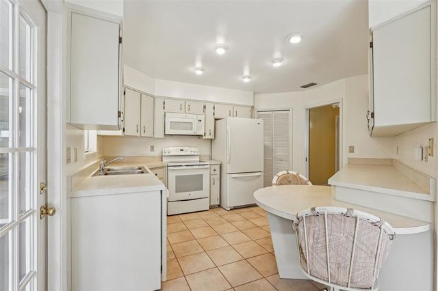 305 BRIGADOON CIRCLE, Leesburg, FL 34788