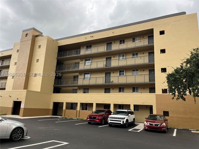 14930 SW 82nd Ter 16-205, Miami, FL 33193