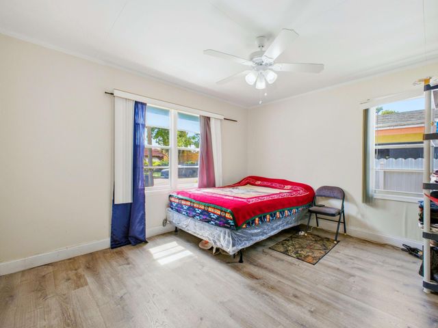 5509 W Garden Avenue, West Palm Beach, FL 33405