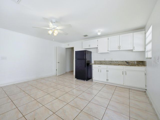 5509 W Garden Avenue, West Palm Beach, FL 33405