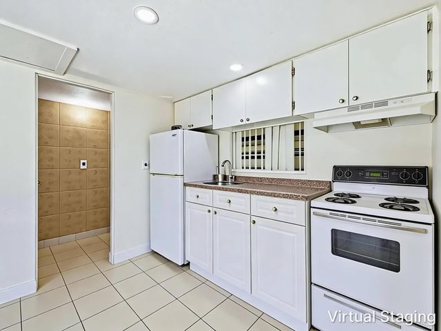 5509 W Garden Avenue, West Palm Beach, FL 33405