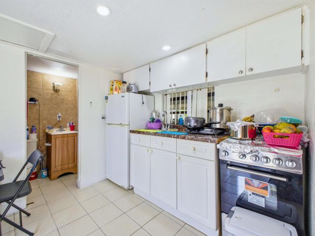 5509 W Garden Avenue, West Palm Beach, FL 33405