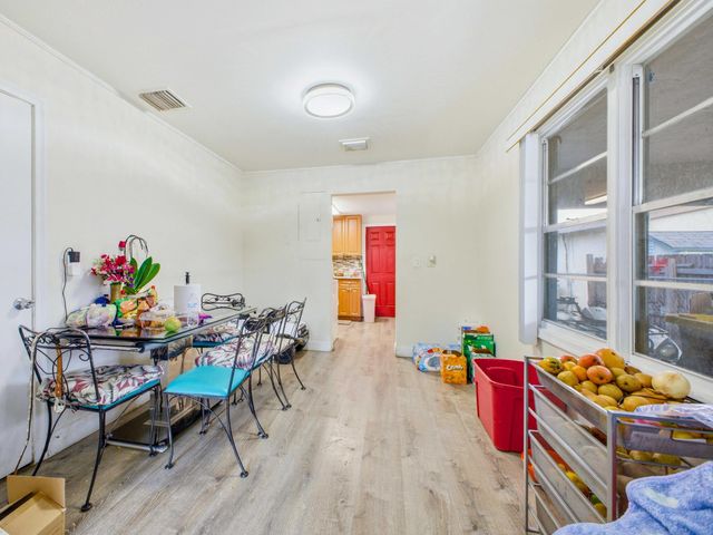 5509 W Garden Avenue, West Palm Beach, FL 33405