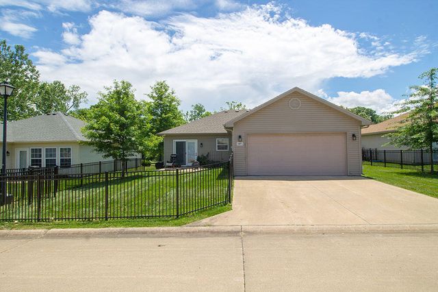 1871 HARMONY ST, Columbia, MO 65203