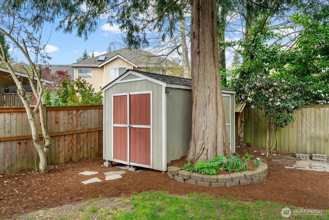 18609 173rd Way SE, Renton, WA 98058