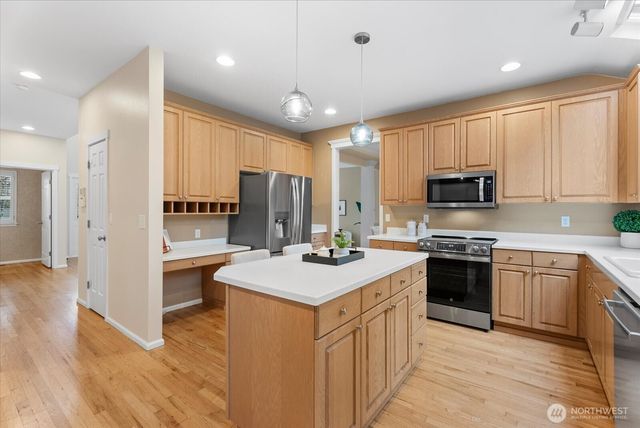 18609 173rd Way SE, Renton, WA 98058