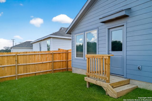 8830 Pyron Pl, San Antonio, TX 78211