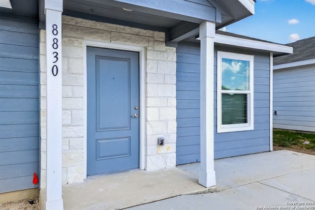 8830 Pyron Pl, San Antonio, TX 78211