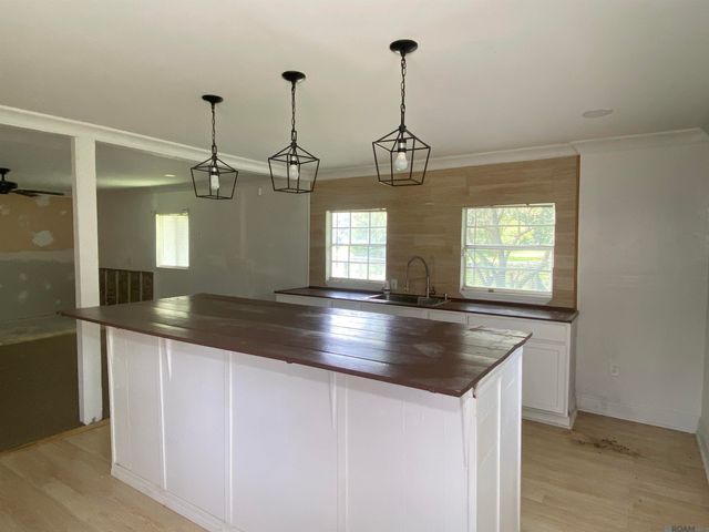 1771 N Woodcrest Ave, Denham Springs, LA 70726