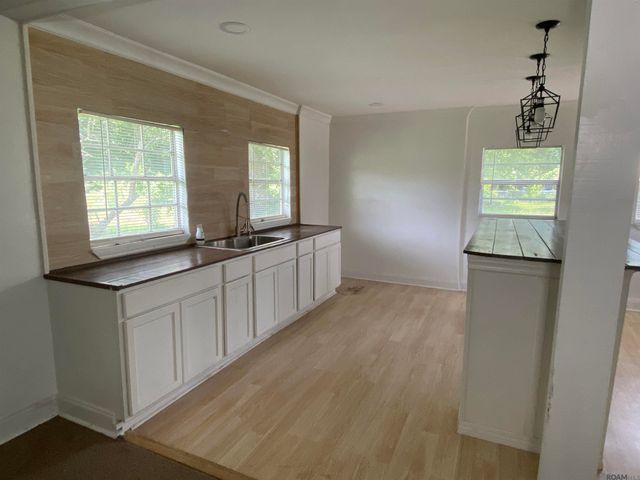 1771 N Woodcrest Ave, Denham Springs, LA 70726