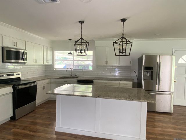 1771 N Woodcrest Ave, Denham Springs, LA 70726