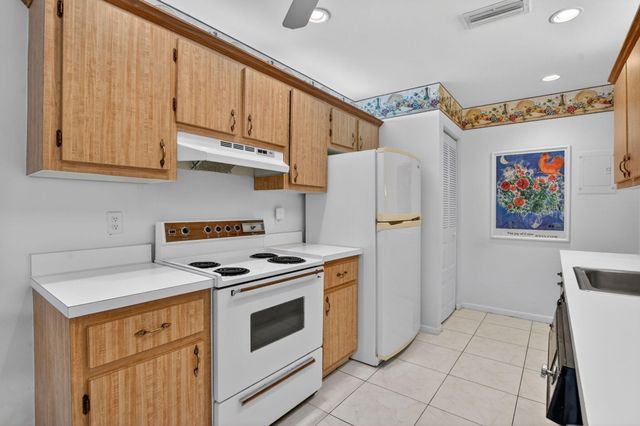 8045 Eastlake Drive E, Boca Raton, FL 33433