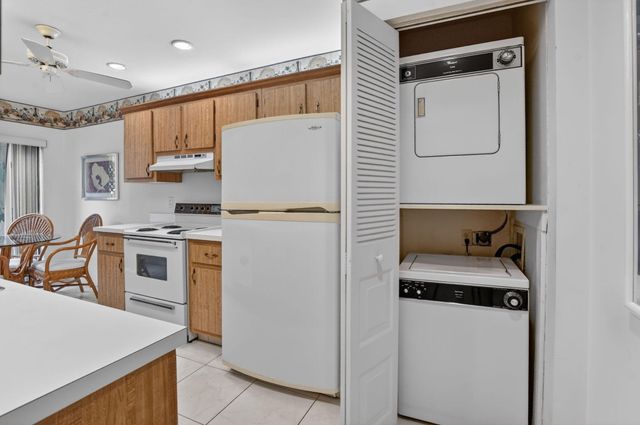8045 Eastlake Drive E, Boca Raton, FL 33433