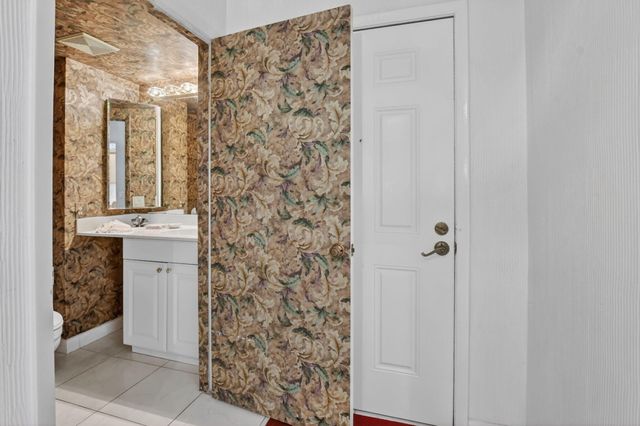 8045 Eastlake Drive E, Boca Raton, FL 33433