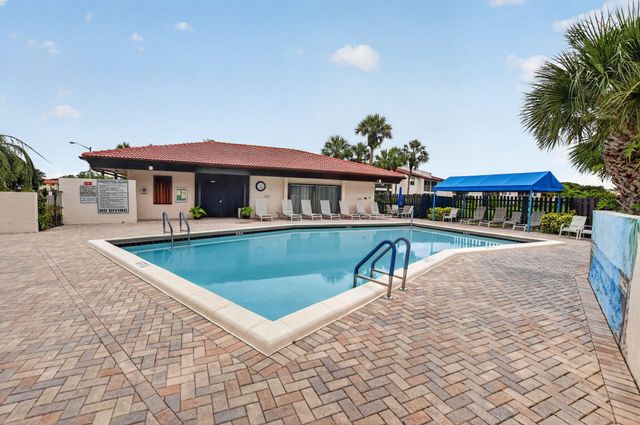 8045 Eastlake Drive E, Boca Raton, FL 33433