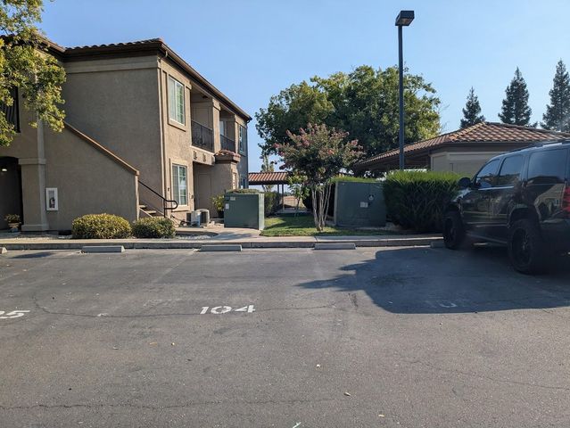 4200 E Commerce Way #1011, Sacramento, CA 95834