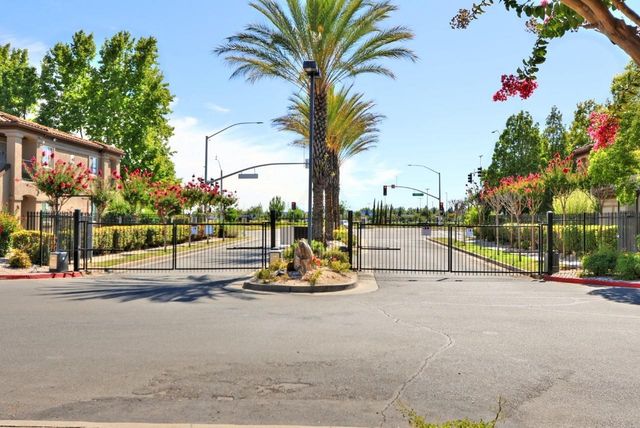 4200 E Commerce Way #1011, Sacramento, CA 95834