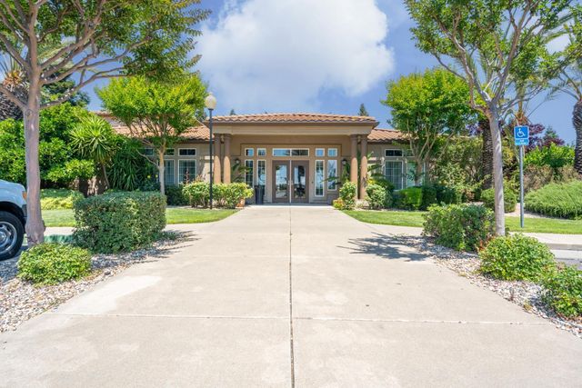 4200 E Commerce Way #1011, Sacramento, CA 95834