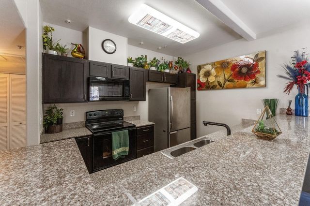 4200 E Commerce Way #1011, Sacramento, CA 95834