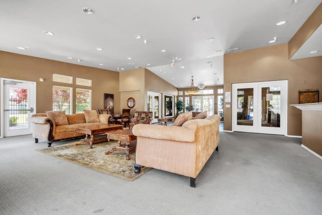 4200 E Commerce Way #1011, Sacramento, CA 95834