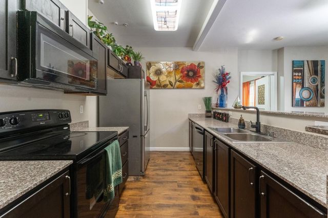 4200 E Commerce Way #1011, Sacramento, CA 95834