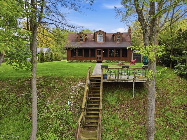 1537 Lake Crest Drive, Roaming Shores, OH 44084