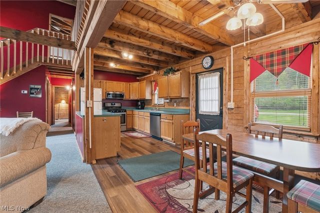 1537 Lake Crest Drive, Roaming Shores, OH 44084