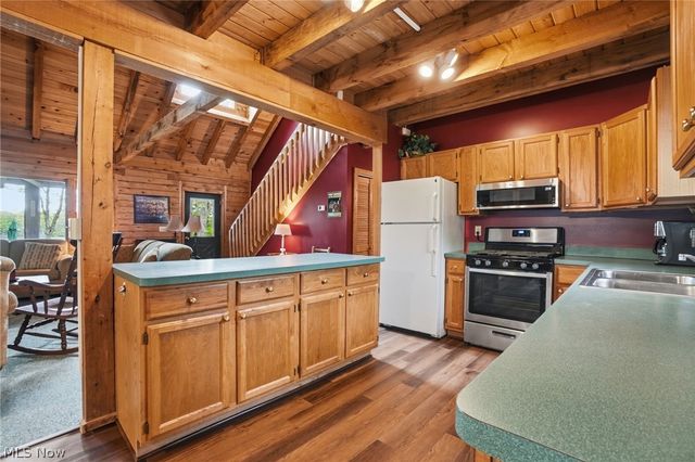 1537 Lake Crest Drive, Roaming Shores, OH 44084