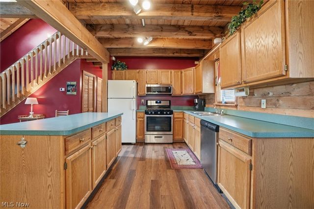 1537 Lake Crest Drive, Roaming Shores, OH 44084
