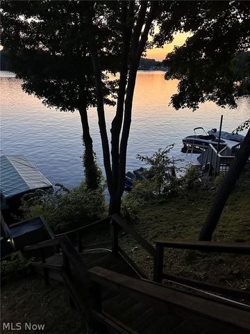 1537 Lake Crest Drive, Roaming Shores, OH 44084