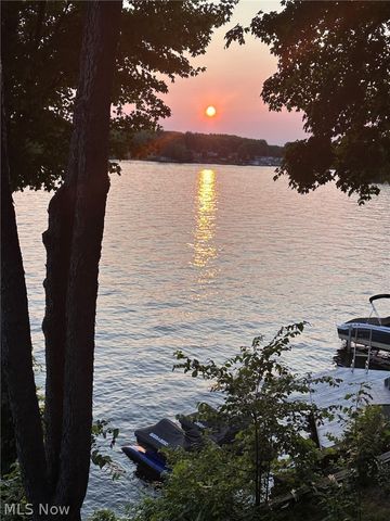 1537 Lake Crest Drive, Roaming Shores, OH 44084