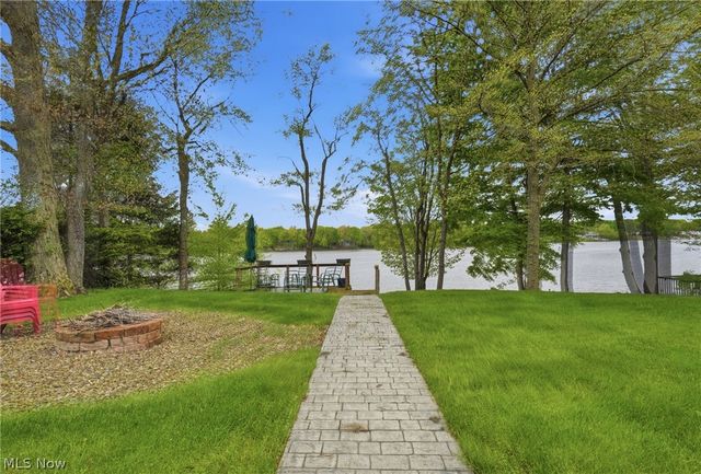 1537 Lake Crest Drive, Roaming Shores, OH 44084