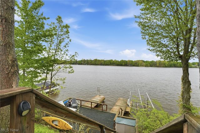 1537 Lake Crest Drive, Roaming Shores, OH 44084